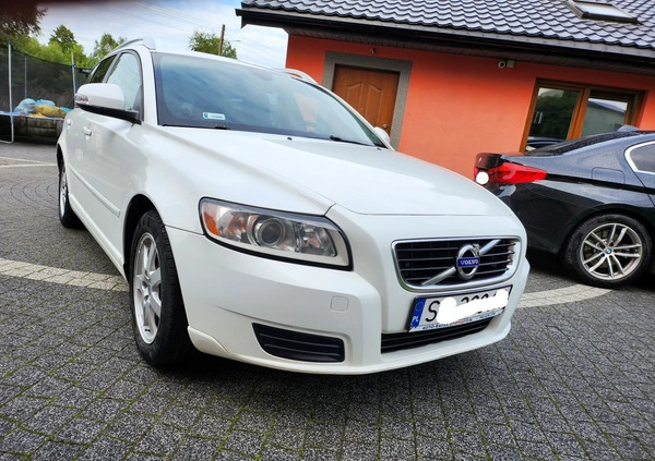 Volvo V50 cena 19900 przebieg: 308000, rok produkcji 2011 z Poręba małe 137